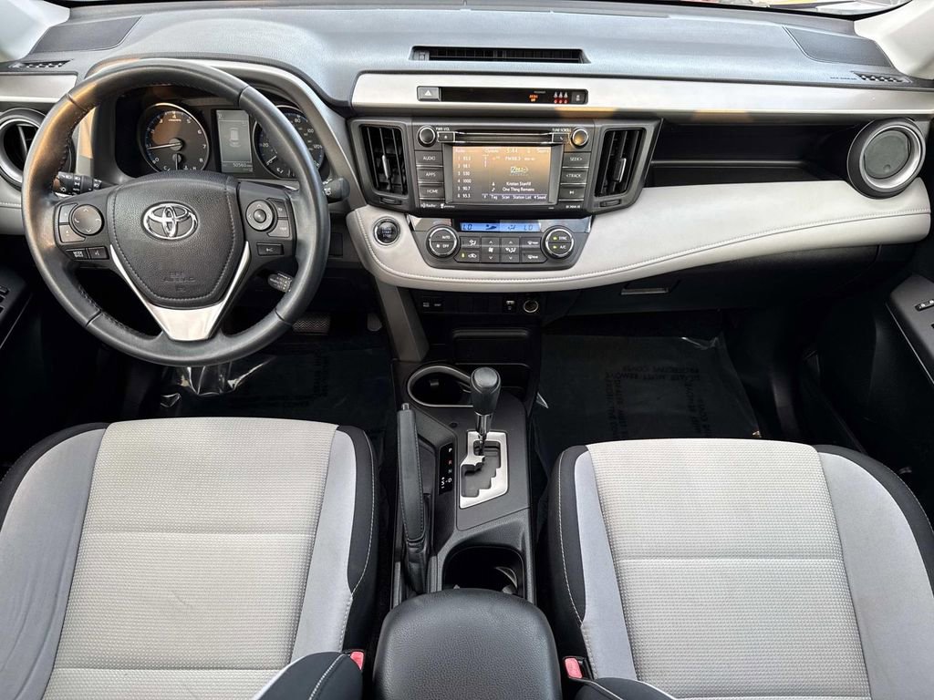 Used 2018 Toyota RAV4 XLE image 19