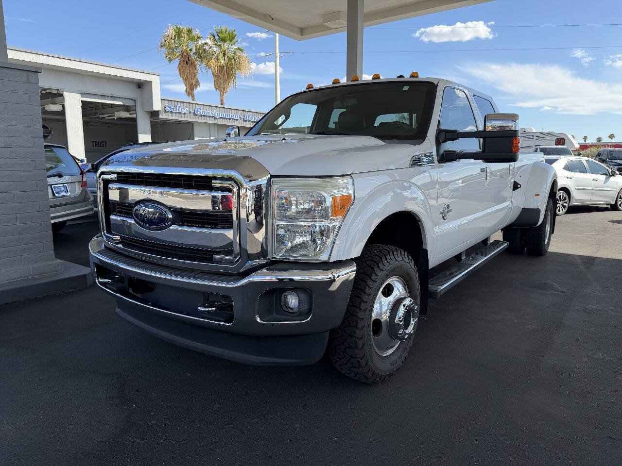 Used 2016 Ford F350 Lariat w/ Lariat Ultimate Package AWD/4WD image 3