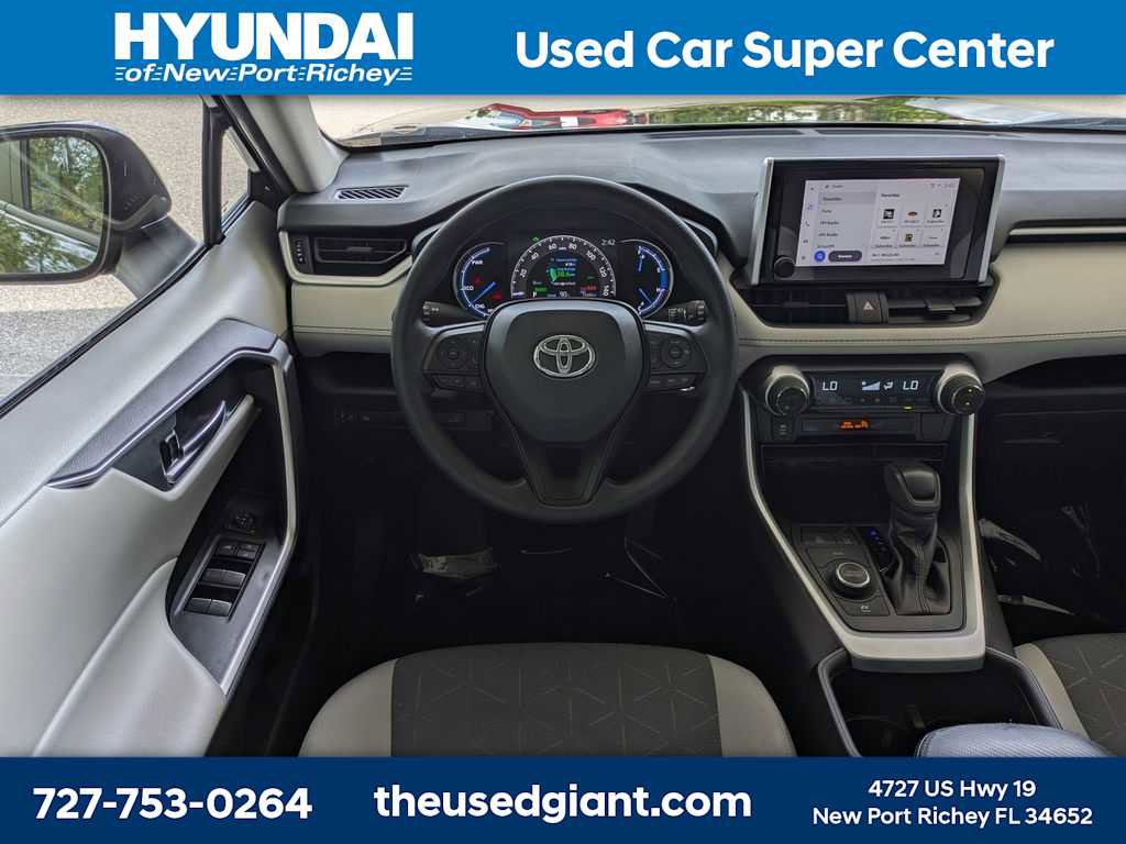 Used 2024 Toyota RAV4 XLE w/ Convenience Package image 21