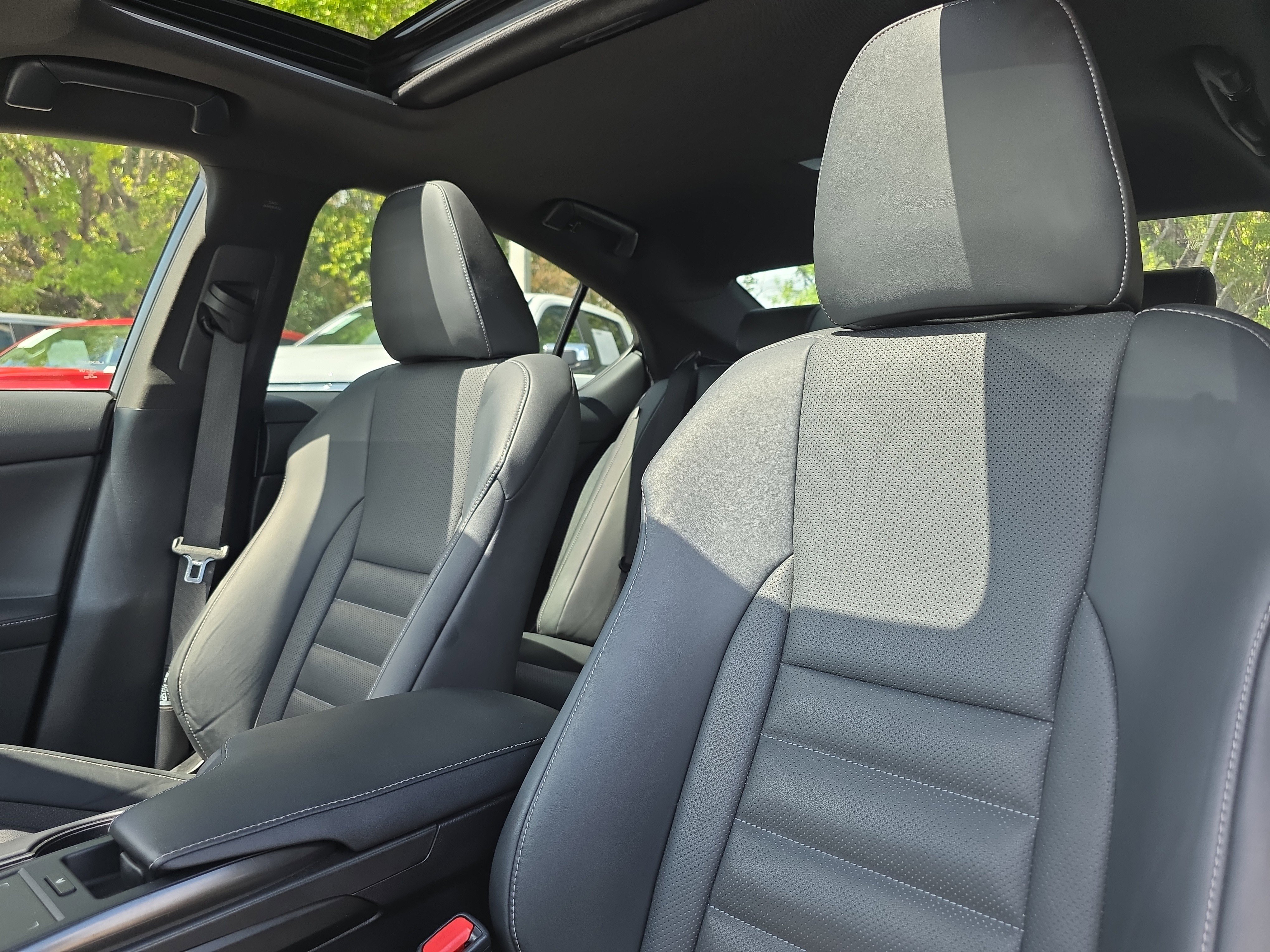 Used 2023 Lexus IS 350 F Sport w/ Navigation Package image 27