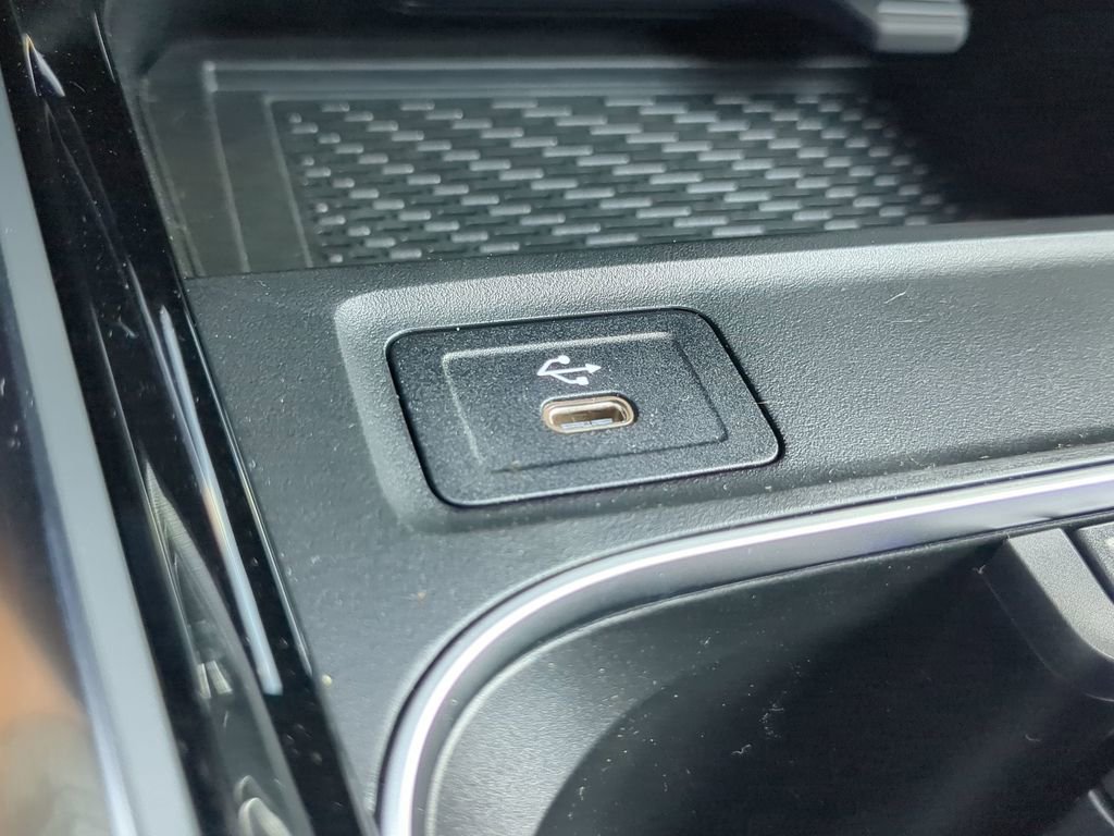 Used 2025 Mercedes-Benz GLA 250 image 9