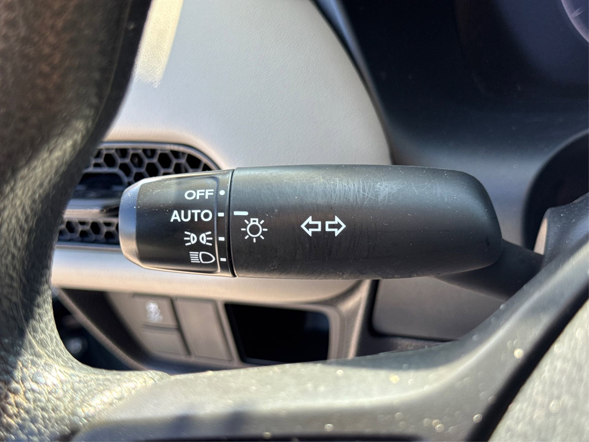 Used 2023 Honda HR-V LX image 23