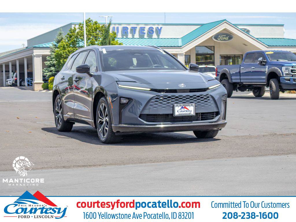 Used 2025 Toyota Crown Signia w/ Tow-Hitch Package (TMS) AWD/4WD image 1