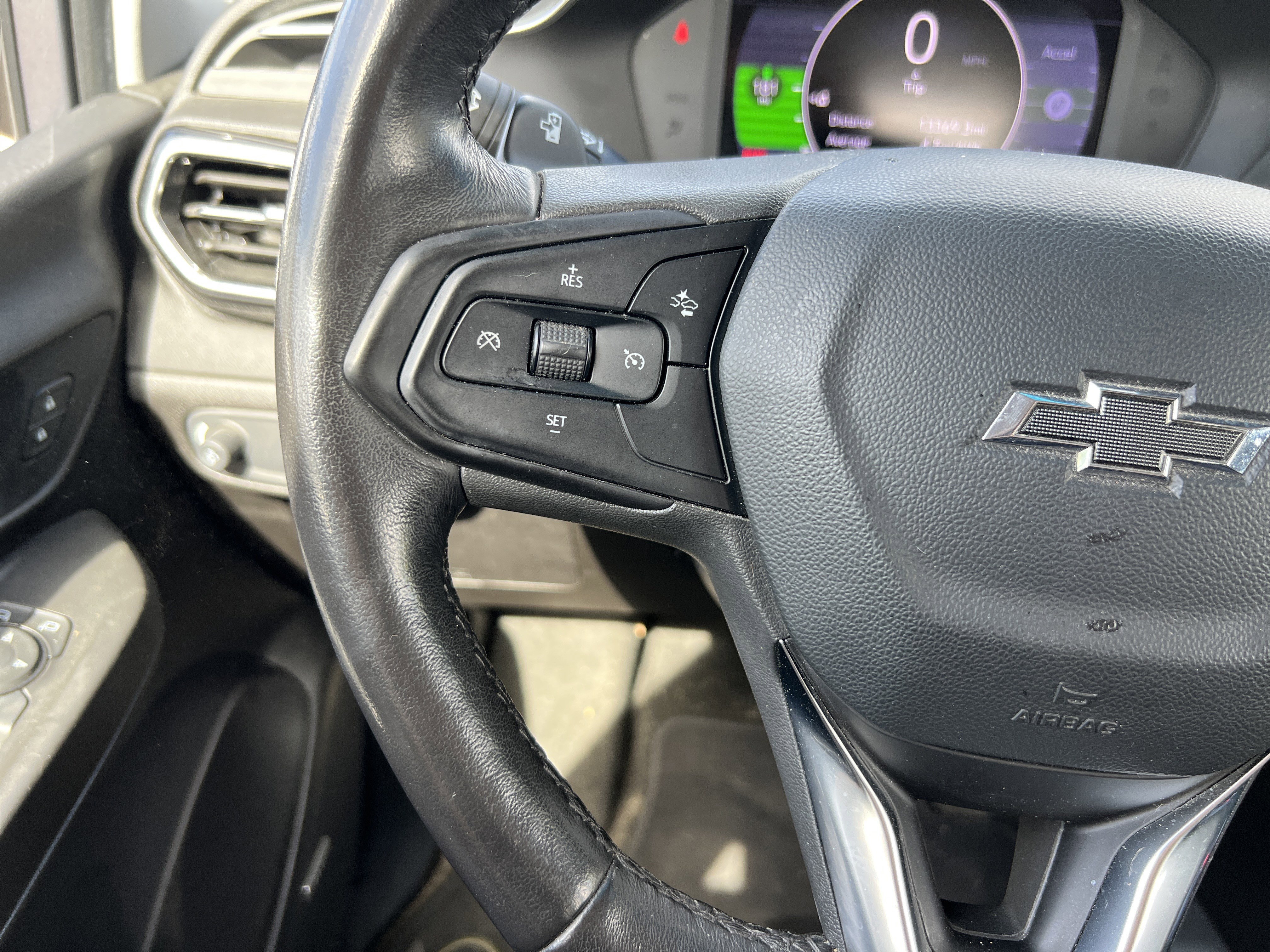 Used 2022 Chevrolet Bolt LT w/ Infotainment Package image 19