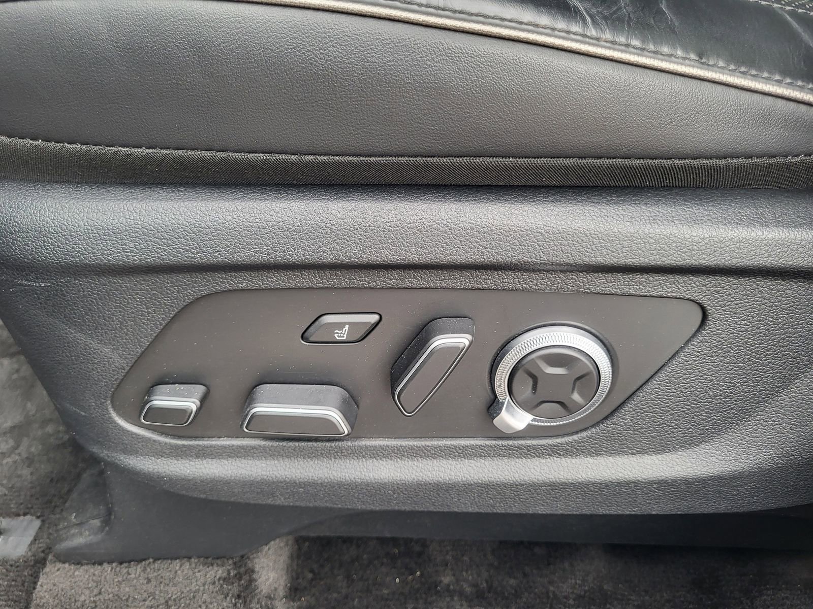 Used 2024 Hyundai Palisade Calligraphy image 11