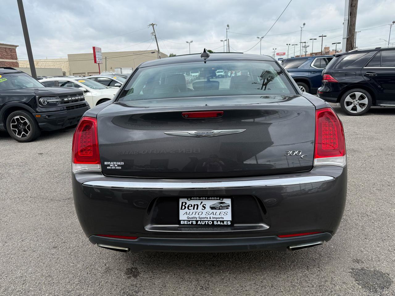 Used 2016 Chrysler 300 C image 7