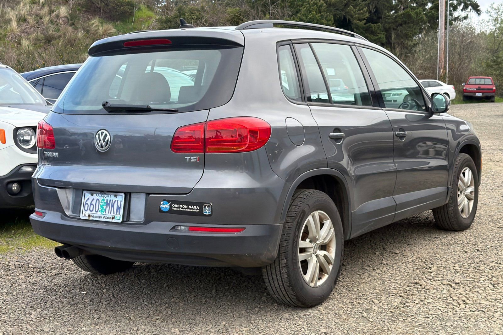 Used 2017 Volkswagen Tiguan S image 5