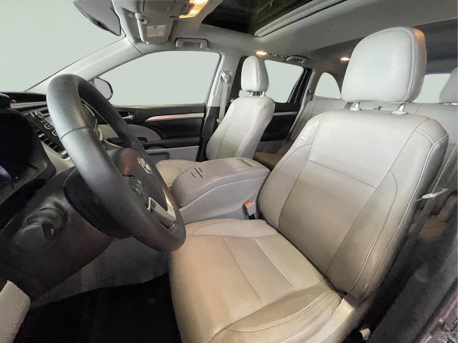 Used 2016 Toyota Highlander XLE AWD/4WD image 14