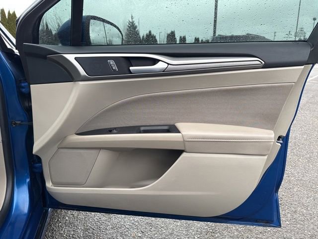 Used 2018 Ford Fusion SE image 12
