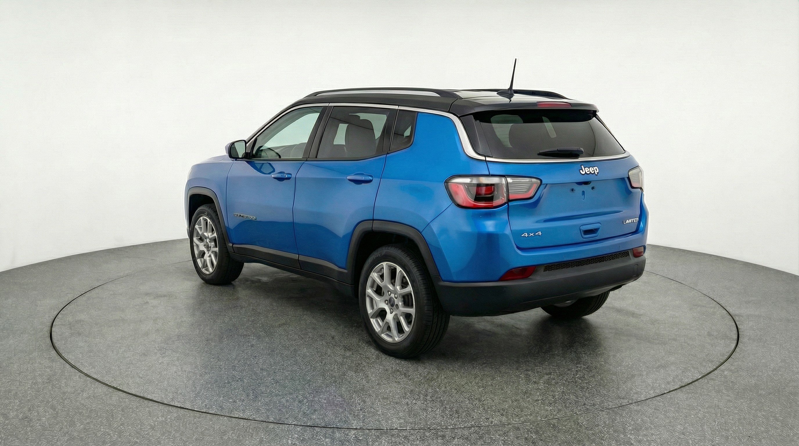 Used 2025 Jeep Compass Limited AWD/4WD image 6