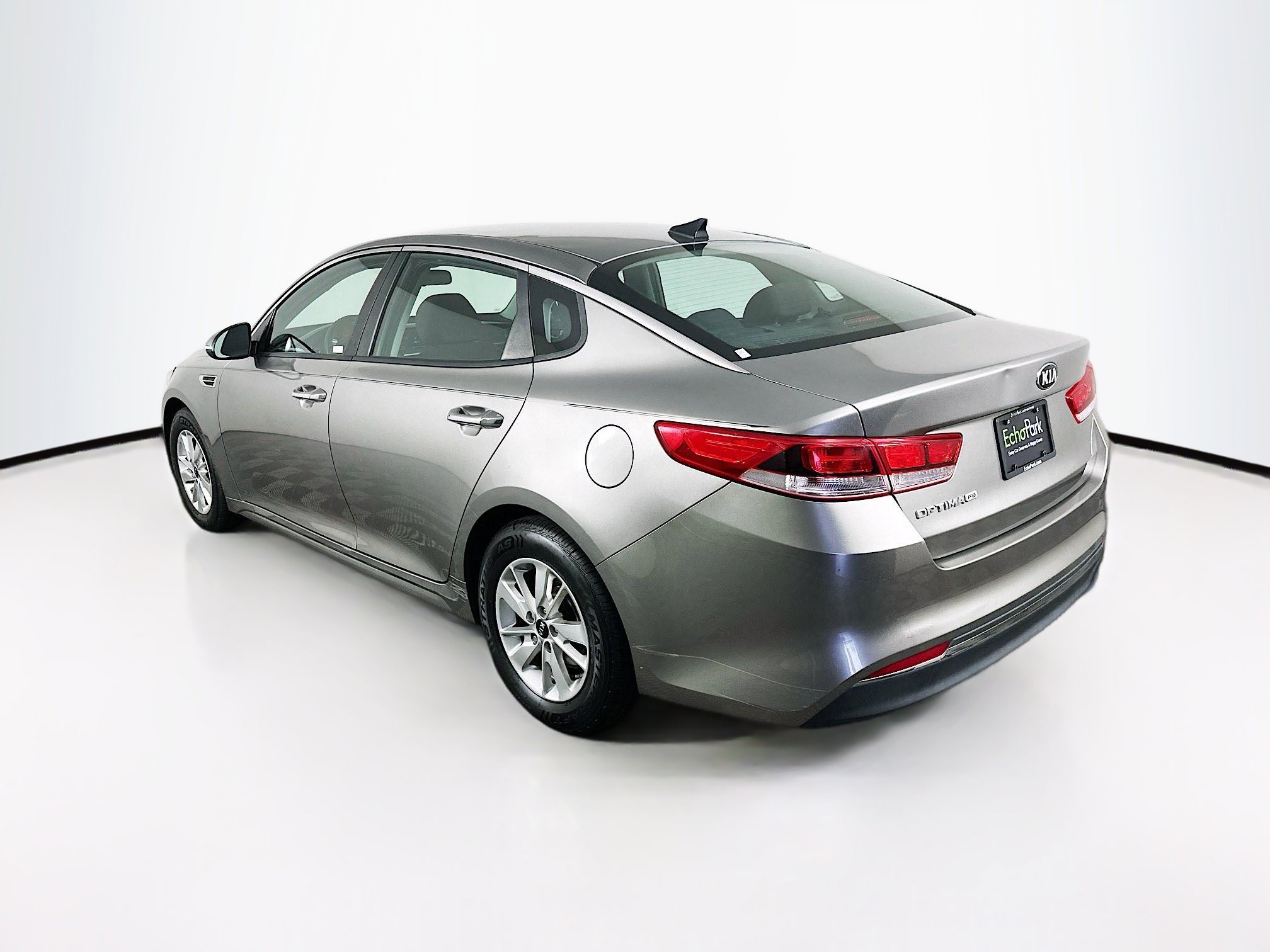 Used 2017 Kia Optima LX w/ Driver Convenience Package FWD image 5