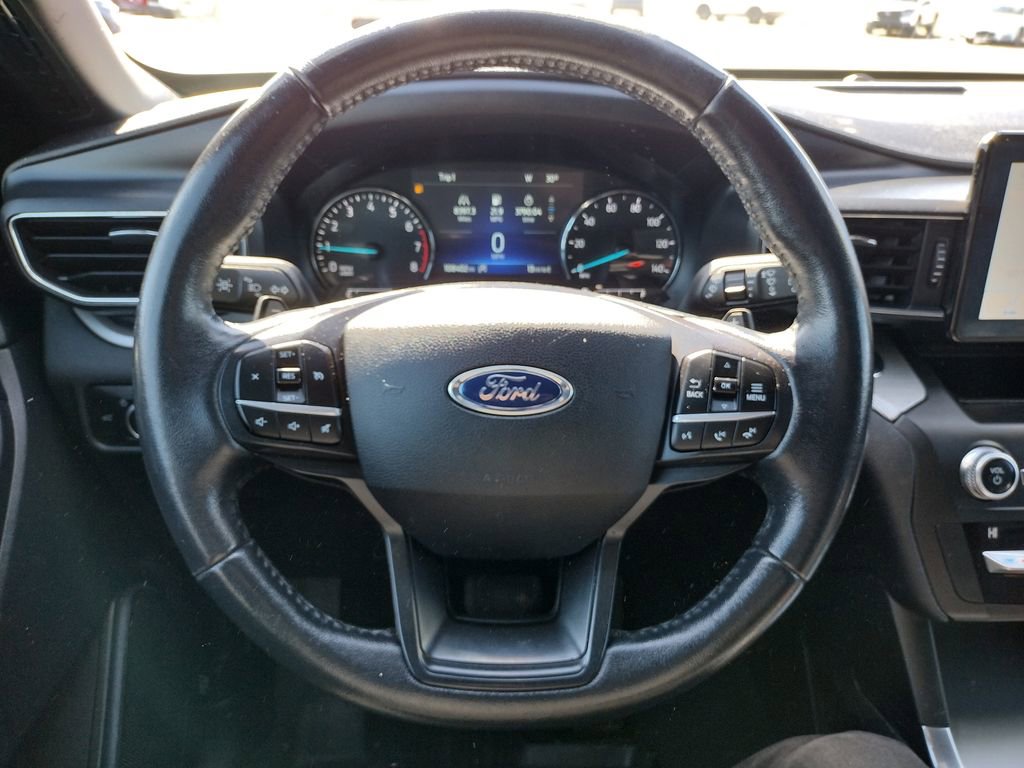 Used 2020 Ford Explorer XLT w/ Equipment Group 202A image 6