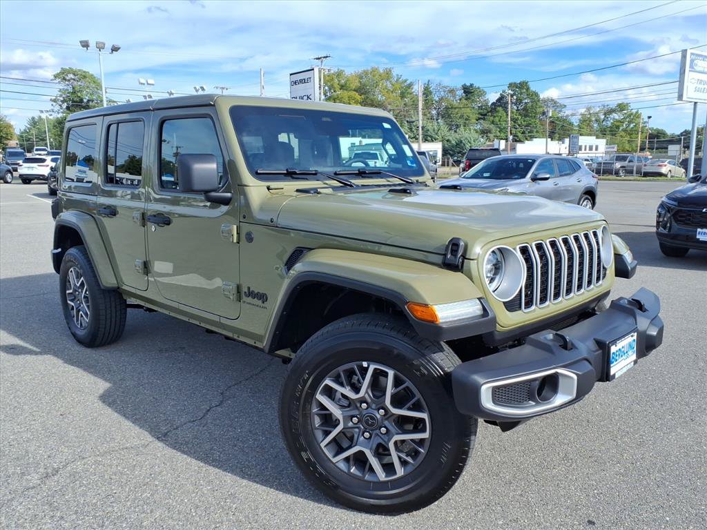 Used 2026 Jeep Wrangler Unlimited Sahara AWD/4WD image 2