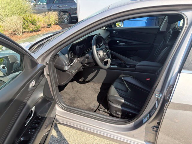 Used 2024 Hyundai Elantra Limited FWD image 13