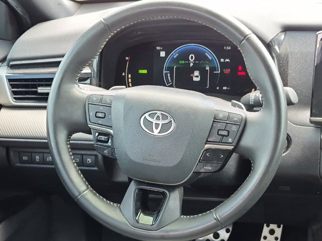 Used 2025 Toyota Camry SE FWD image 23