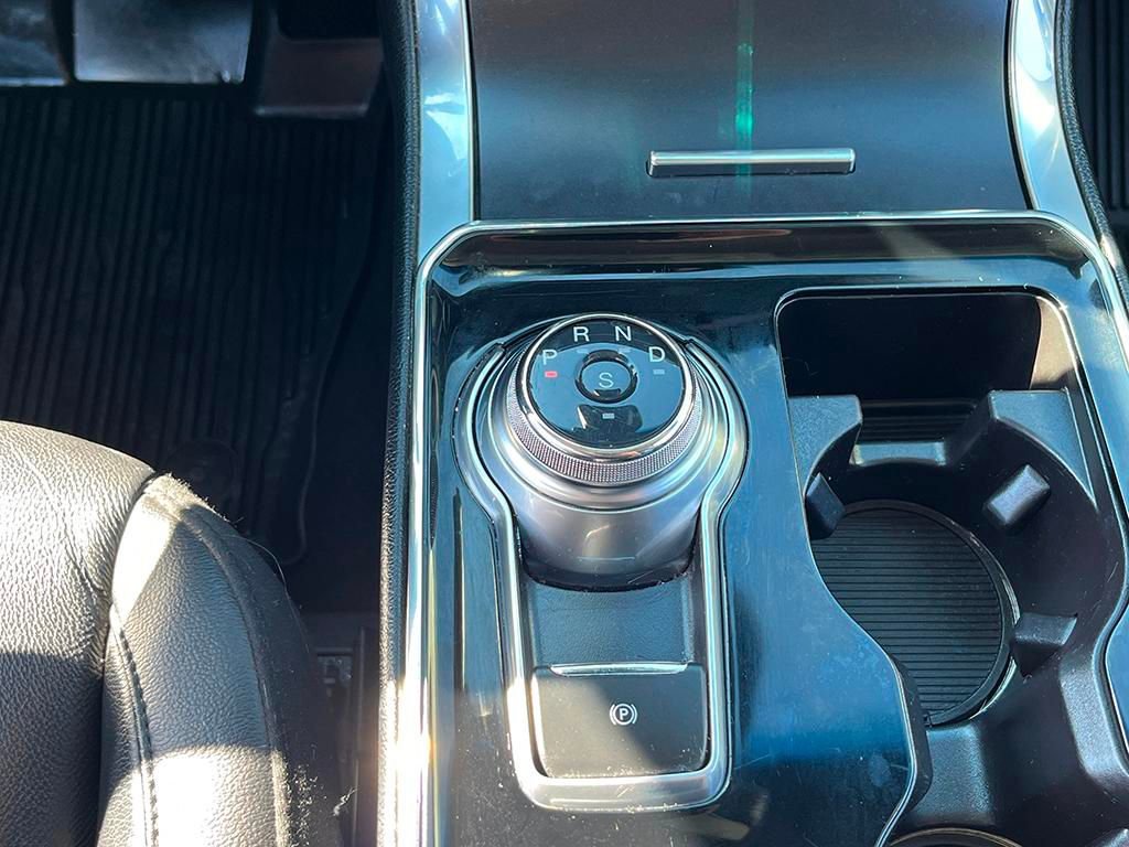 Used 2019 Ford Edge Titanium w/ Cold Weather Package image 26