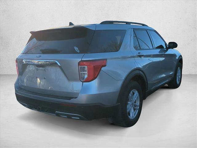 Used 2022 Ford Explorer XLT w/ Equipment Group 202A image 5