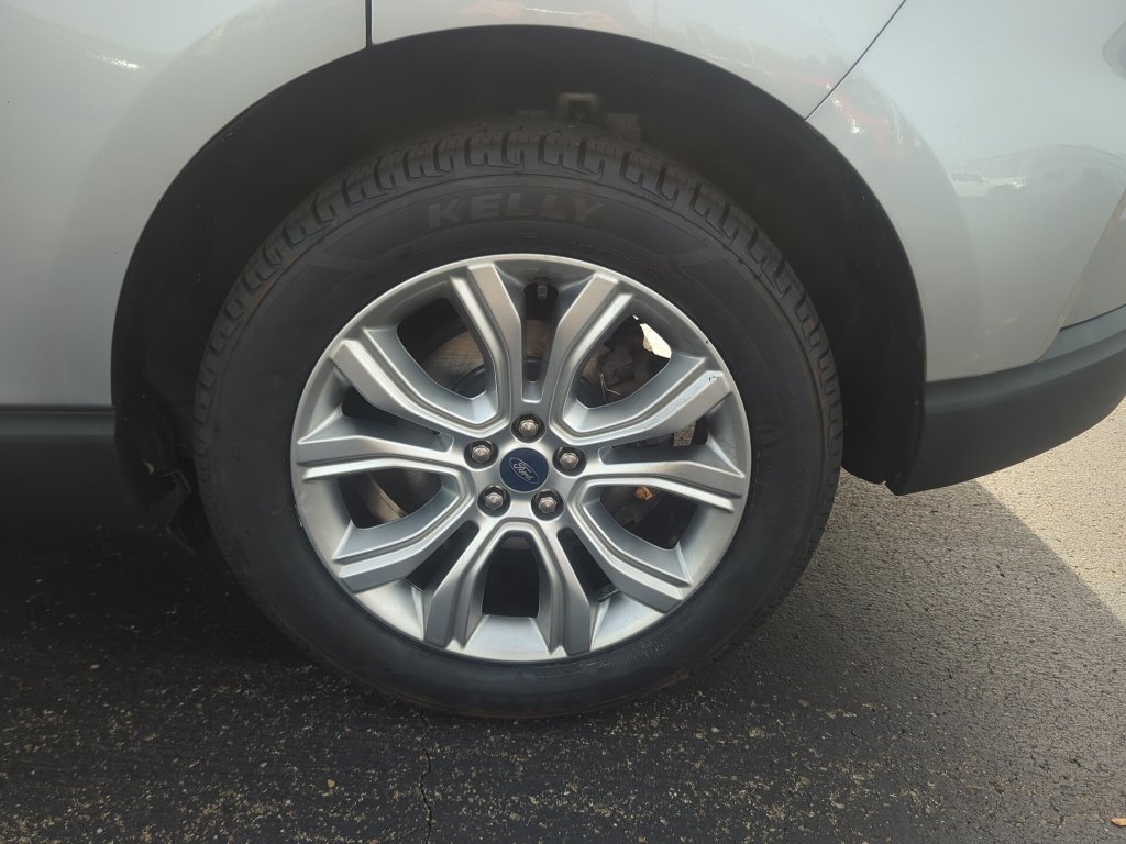 Used 2020 Ford Edge Titanium AWD/4WD image 13