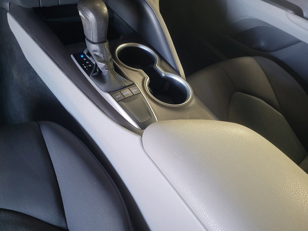 Used 2022 Toyota Camry LE image 26