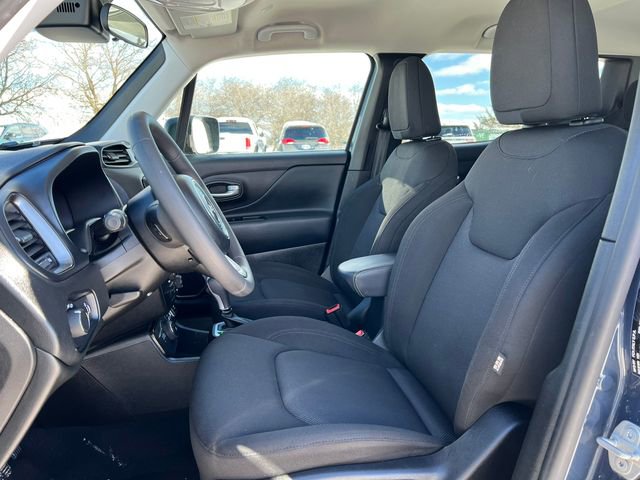 Used 2023 Jeep Renegade Latitude image 3