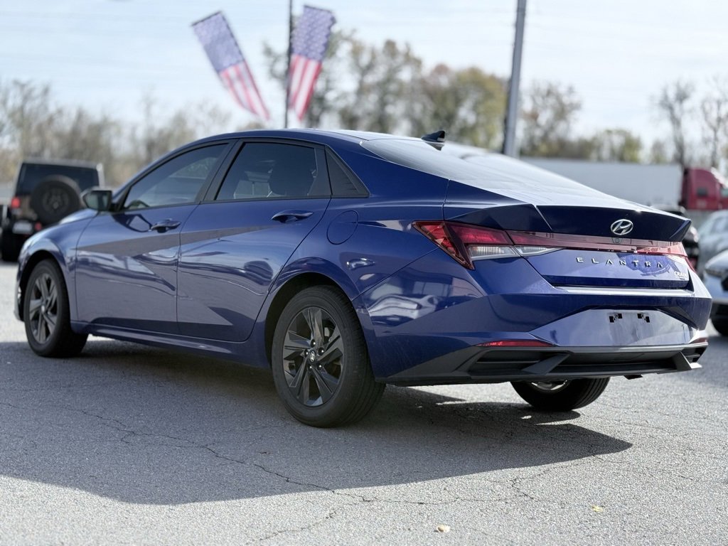 Used 2023 Hyundai Elantra SEL image 5