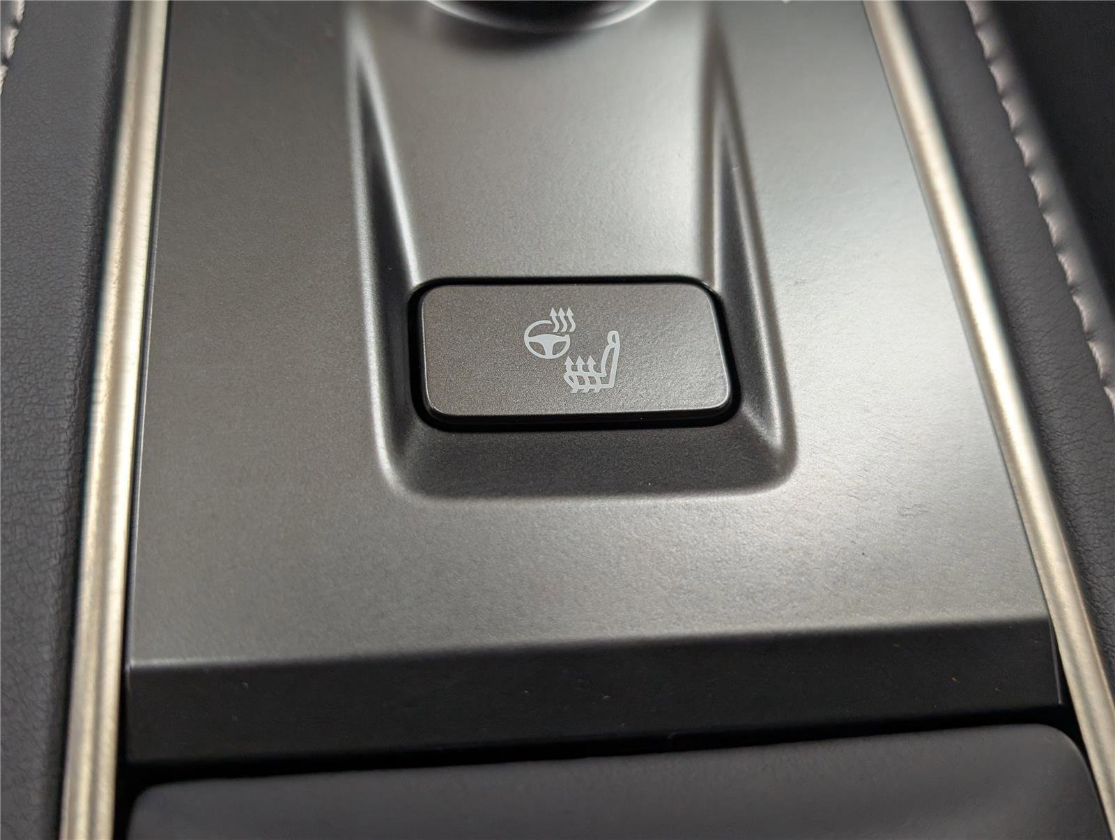 Certified 2025 Lexus LC 500 Convertible image 25