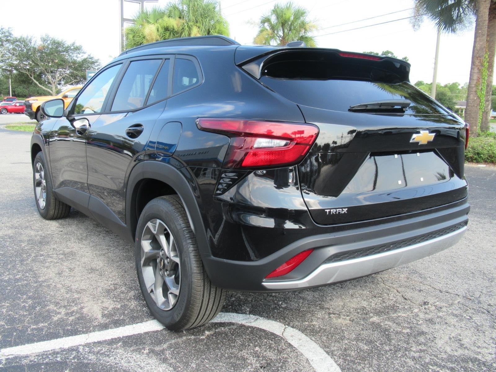 New 2026 Chevrolet Trax LT w/ Sunroof Package FWD image 7