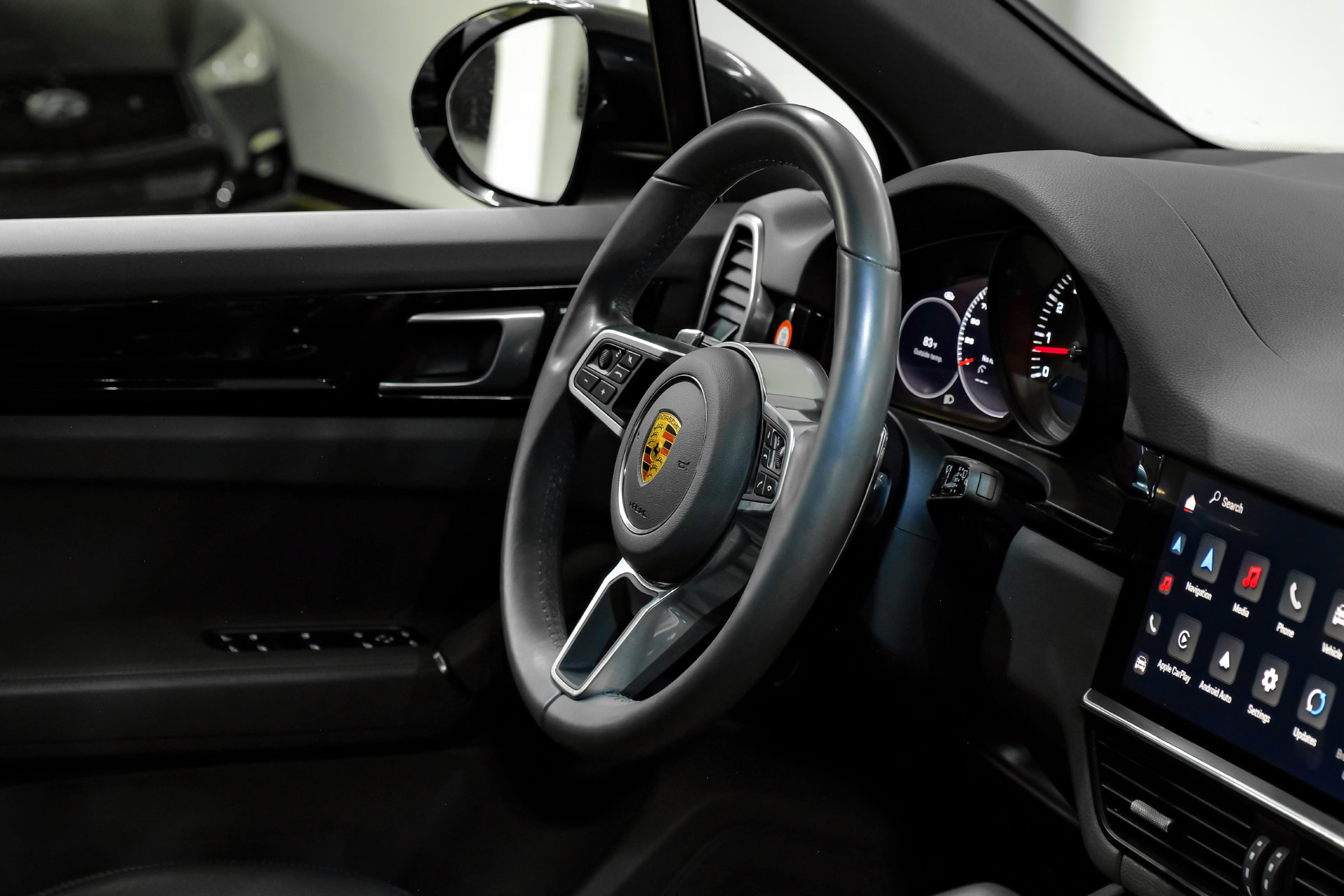 Used 2023 Porsche Cayenne AWD/4WD image 18