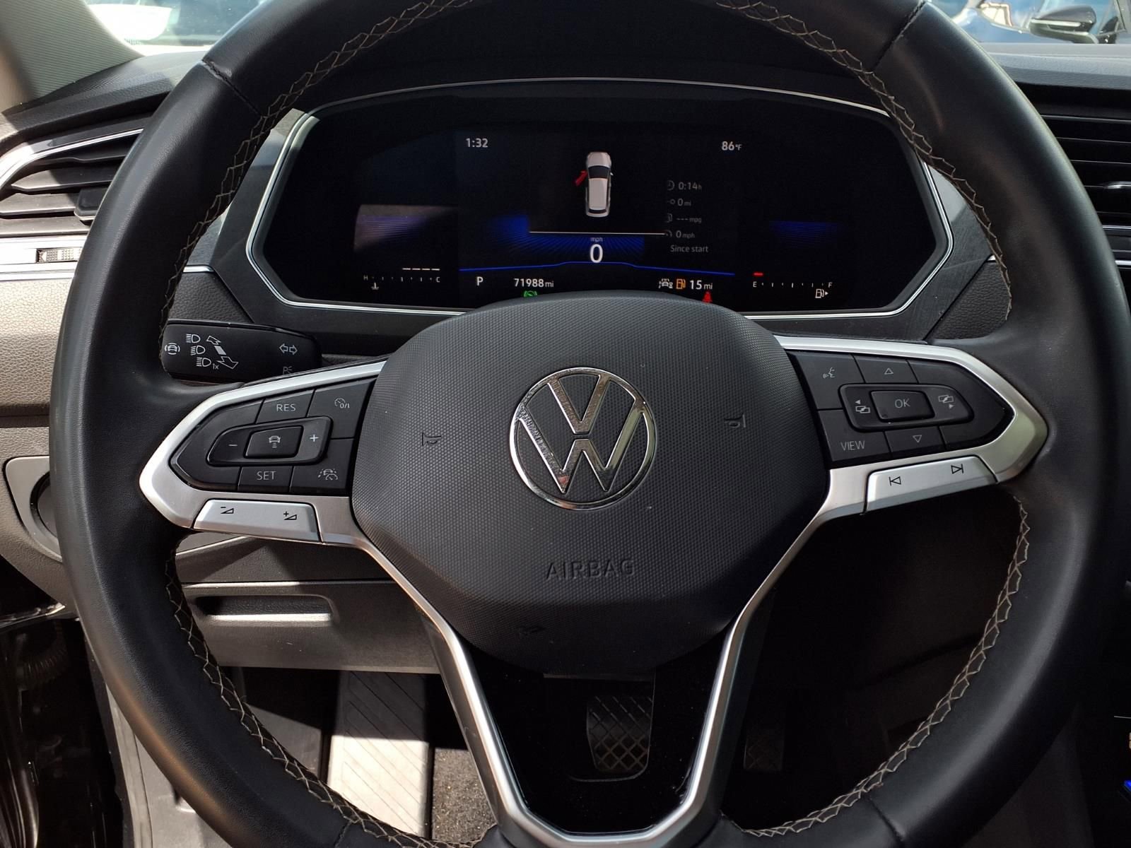Used 2023 Volkswagen Tiguan SE w/ Panoramic Sunroof Package FWD image 12