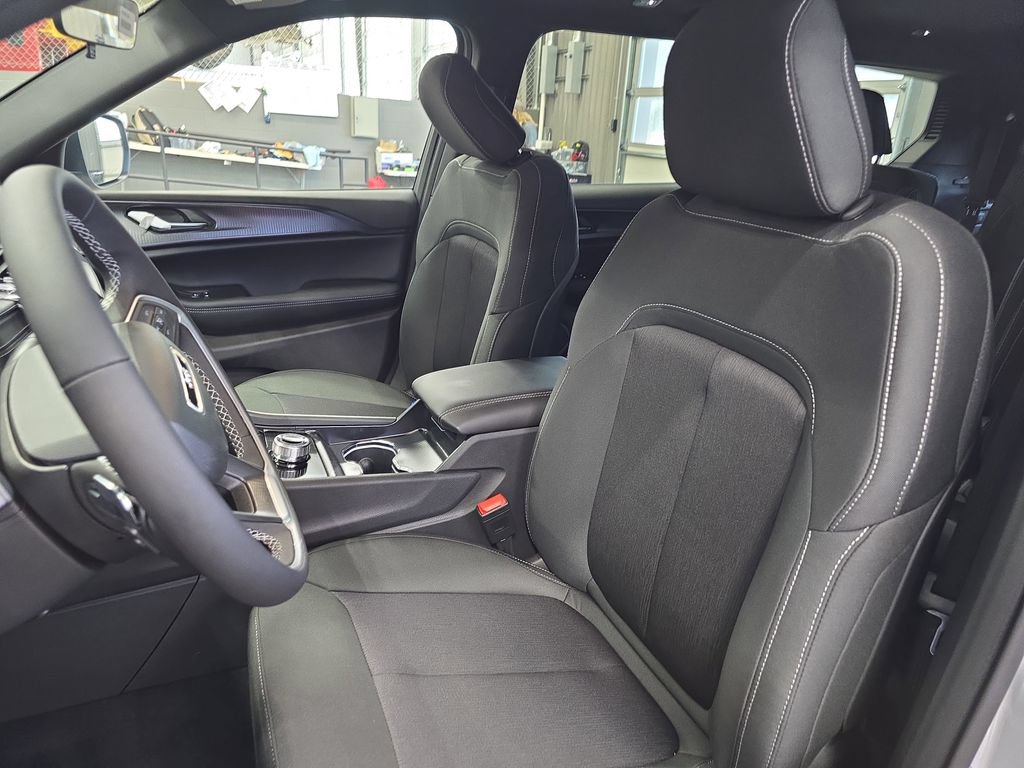 New 2026 Jeep Grand Cherokee L Laredo AWD/4WD image 16