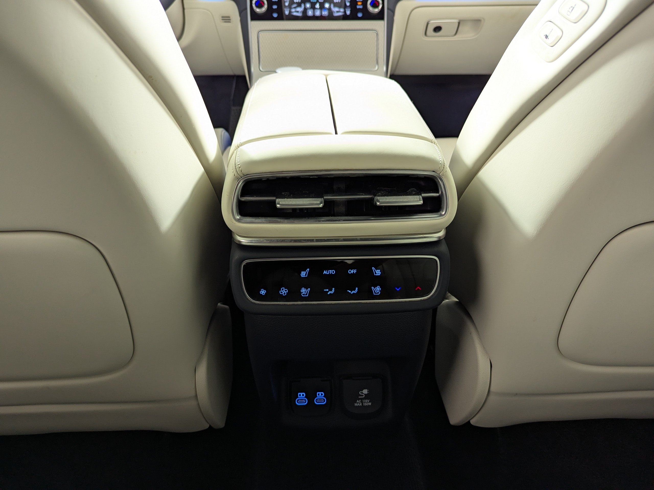Used 2025 Genesis GV80 3.5T Prestige AWD/4WD image 13