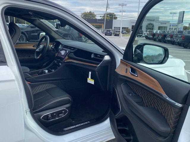 New 2025 Jeep Grand Cherokee L Summit image 29