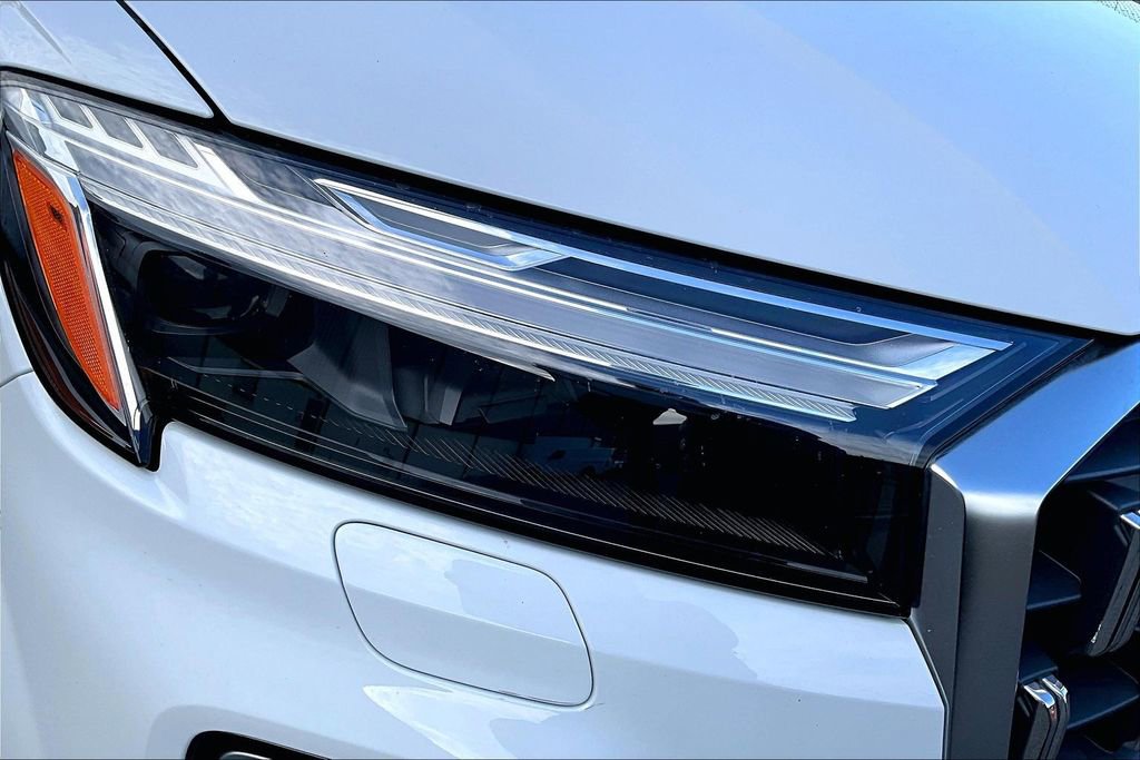 Used 2026 Audi Q7 3.0T Premium Plus w/ Premium Plus Package AWD/4WD image 32