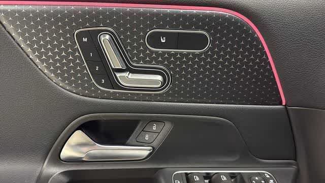 Used 2025 Mercedes-Benz GLA 250 4MATIC image 14