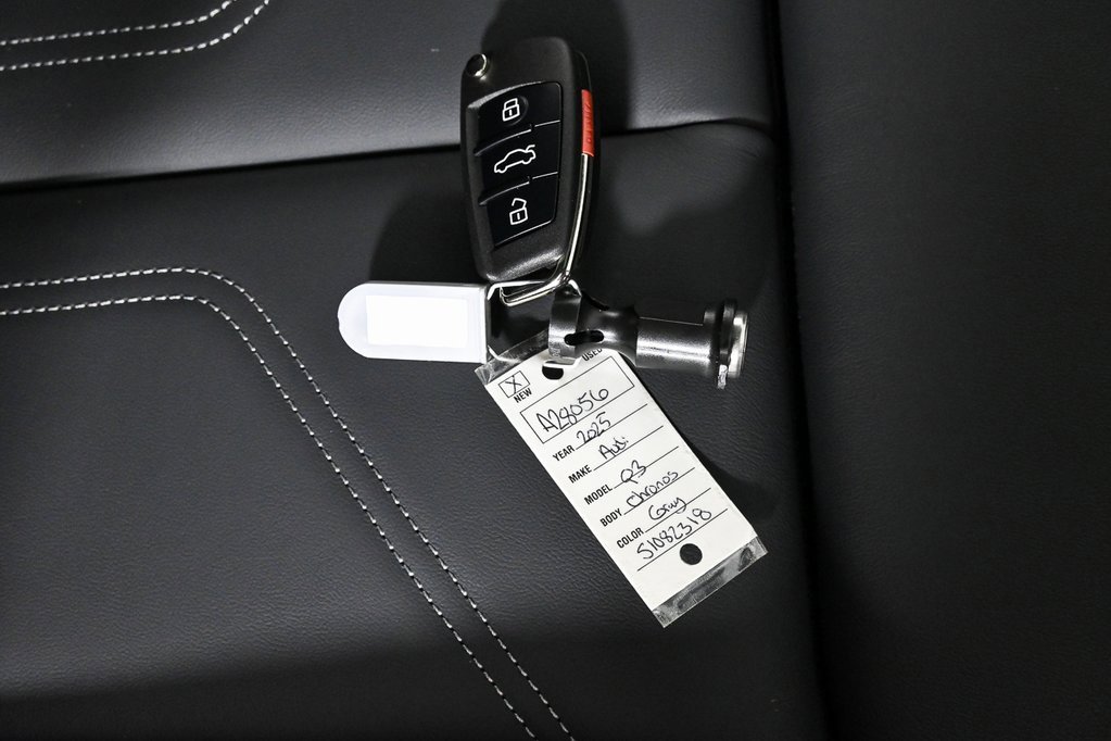 New 2025 Audi Q3 2.0T Premium image 24