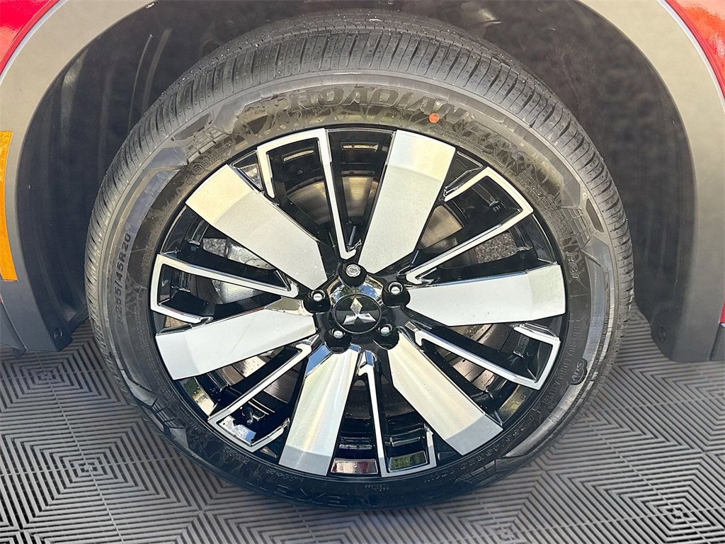 New 2025 Mitsubishi Outlander SE image 34