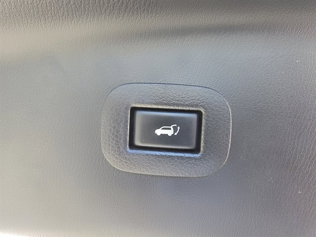 Used 2018 Nissan Armada SL image 13