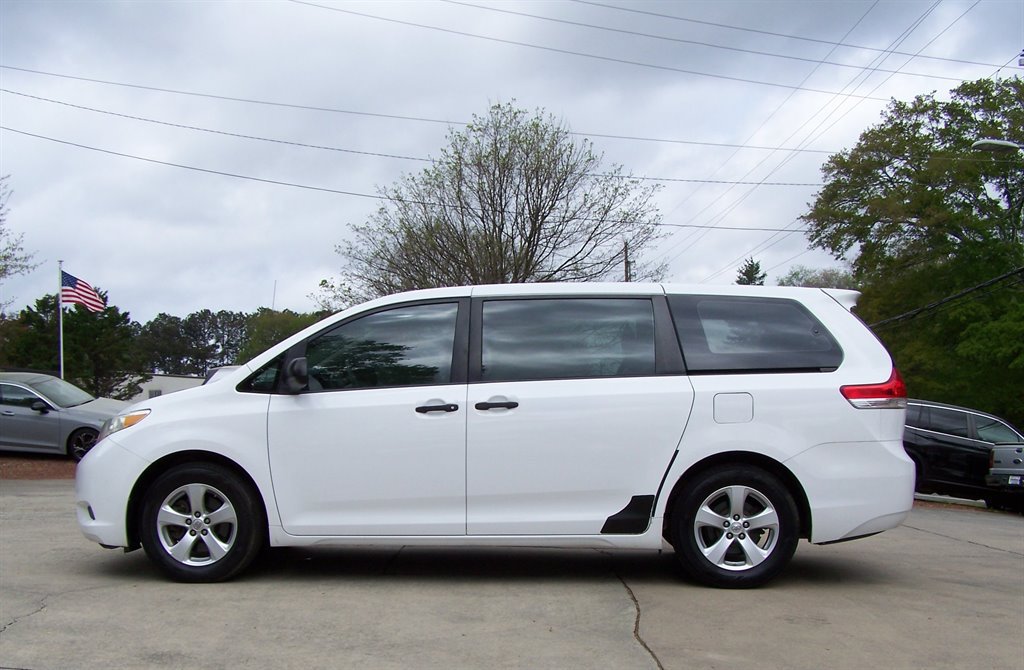 Used 2013 Toyota Sienna L FWD image 16