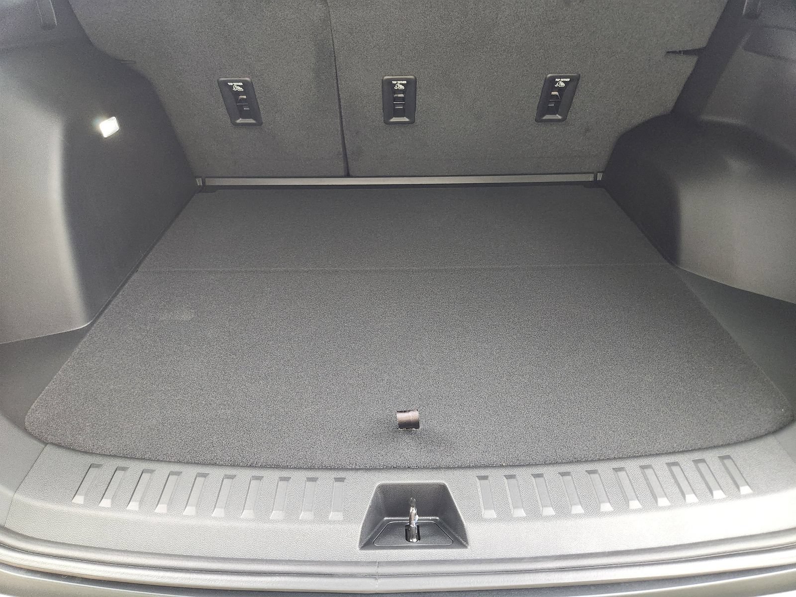 New 2027 Chevrolet Equinox LT w/ Convenience Package II FWD image 26