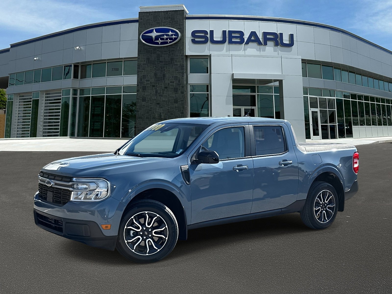 Used 2024 Ford Maverick Lariat image 1