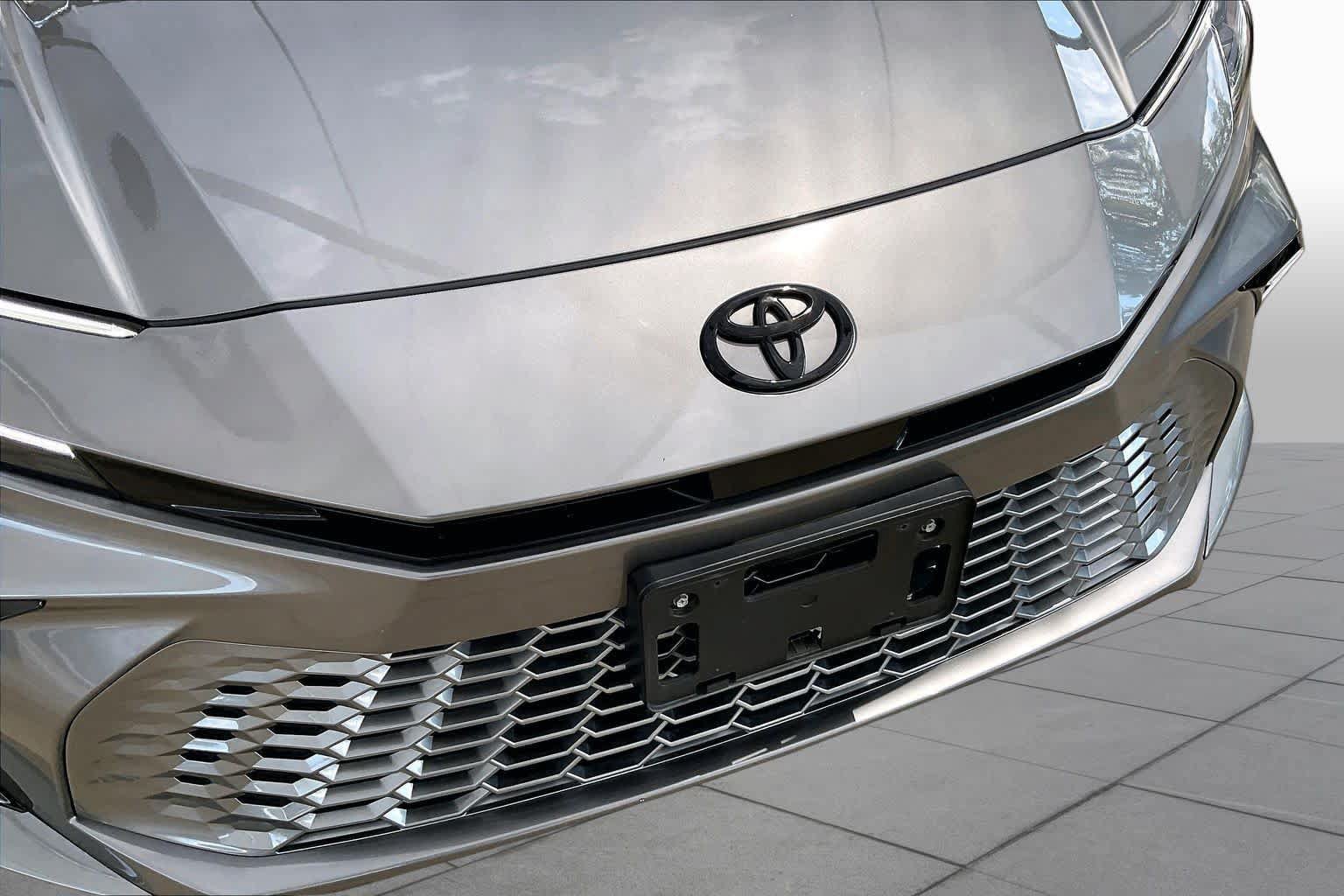 Used 2025 Toyota Camry XSE w/ Premium Package FWD image 30