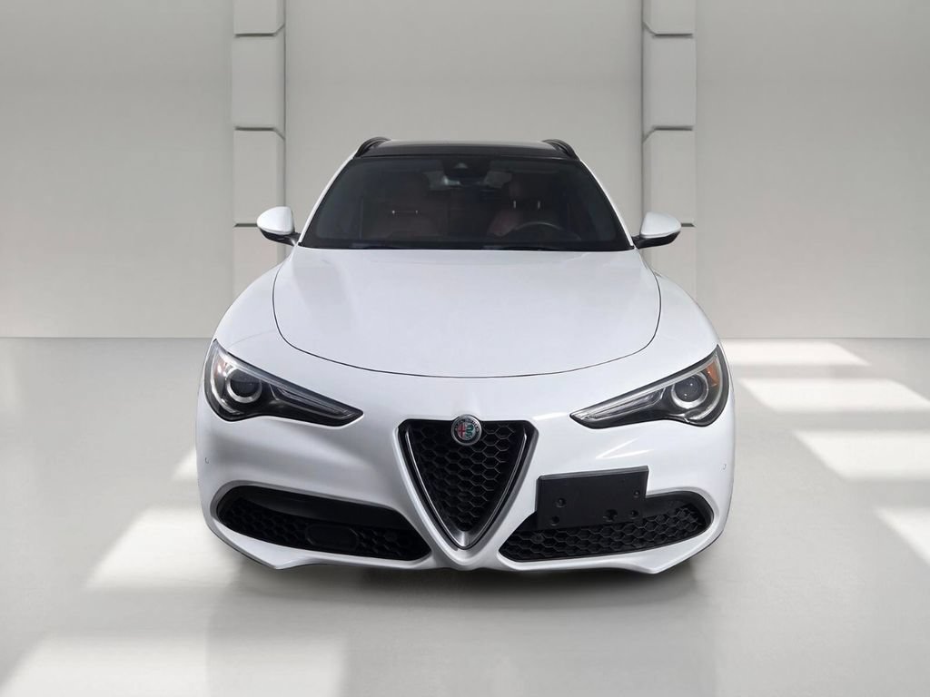 Used 2018 Alfa Romeo Stelvio Ti Sport AWD/4WD image 3