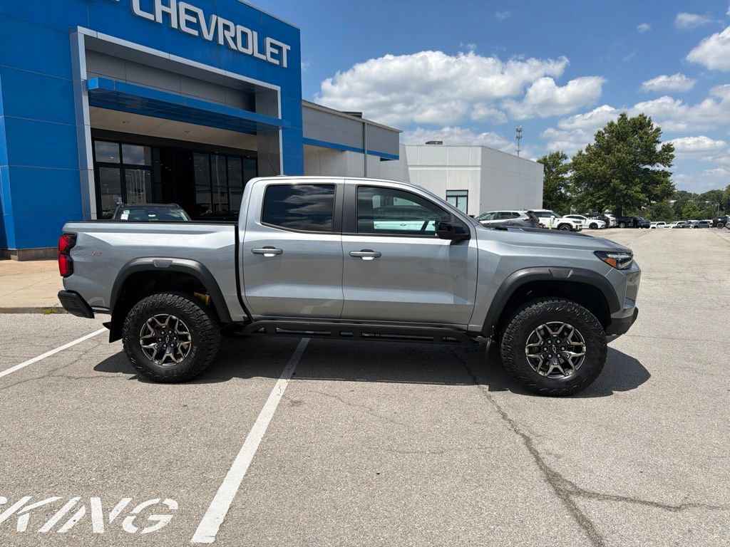 Used 2025 Chevrolet Colorado ZR2 w/ Technology Package AWD/4WD image 5