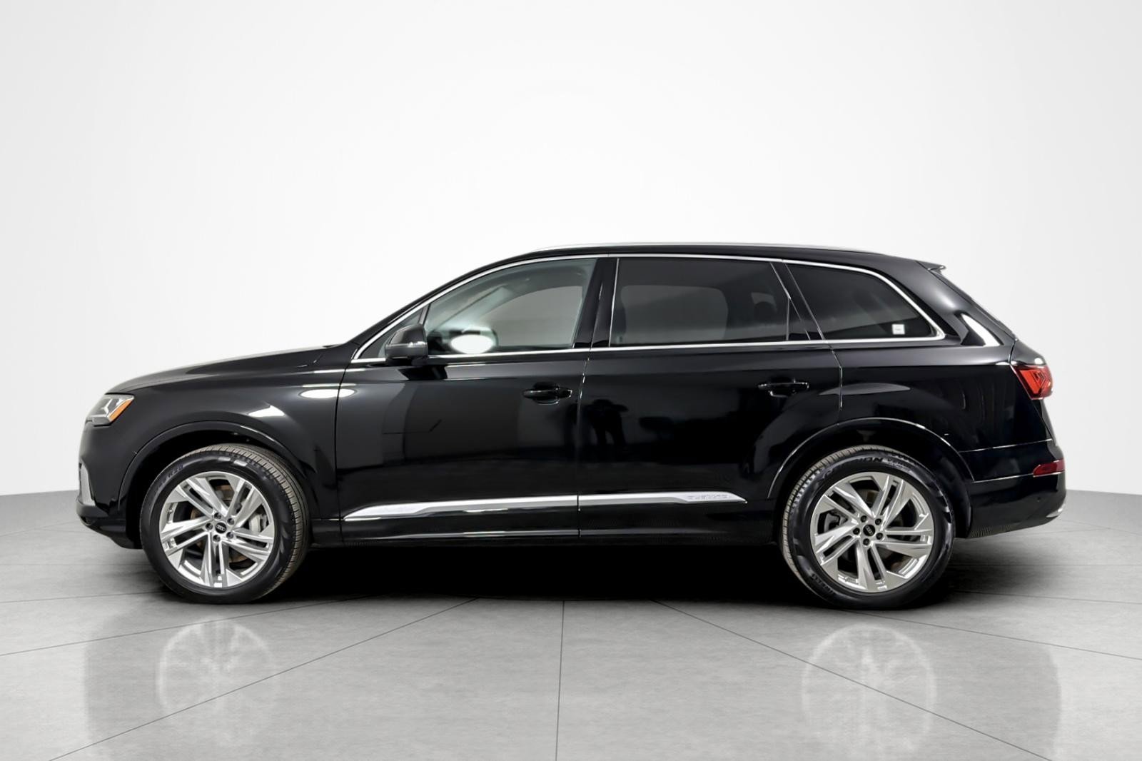 Used 2023 Audi Q7 3.0T Premium Plus w/ Premium Plus Package image 2