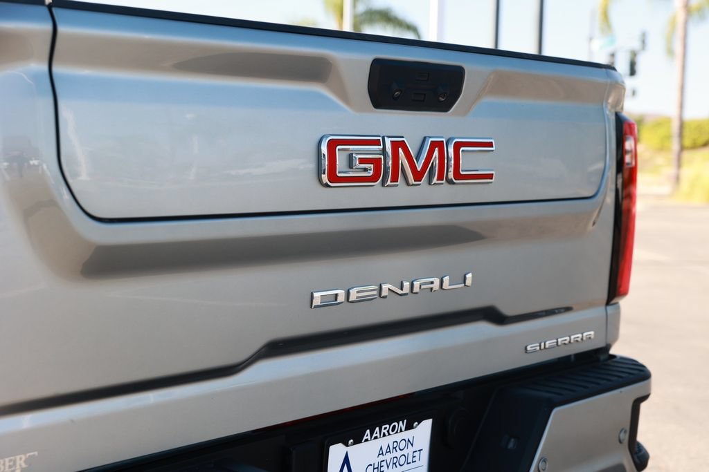 Used 2025 GMC Sierra 3500 Denali w/ Denali Reserve Package AWD/4WD image 17