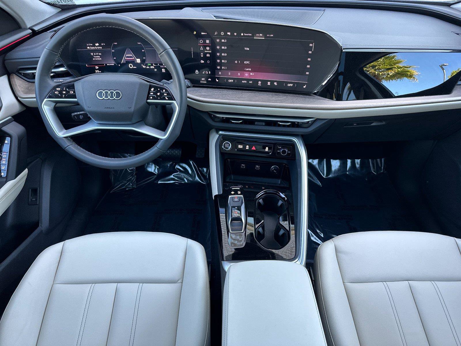 Certified 2025 Audi Q5 Premium AWD/4WD image 13