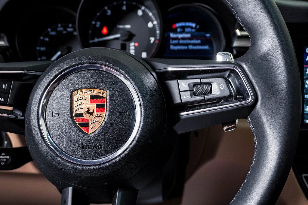 Certified 2025 Porsche Macan image 19