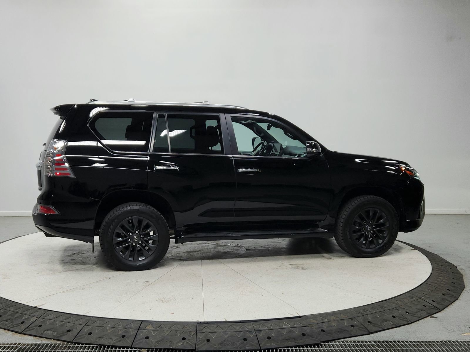 Used 2023 Lexus GX 460 Premium w/ Premium Package image 8