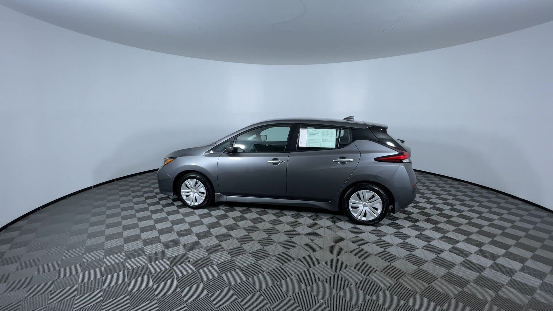 Certified 2025 Nissan Leaf S FWD image 6