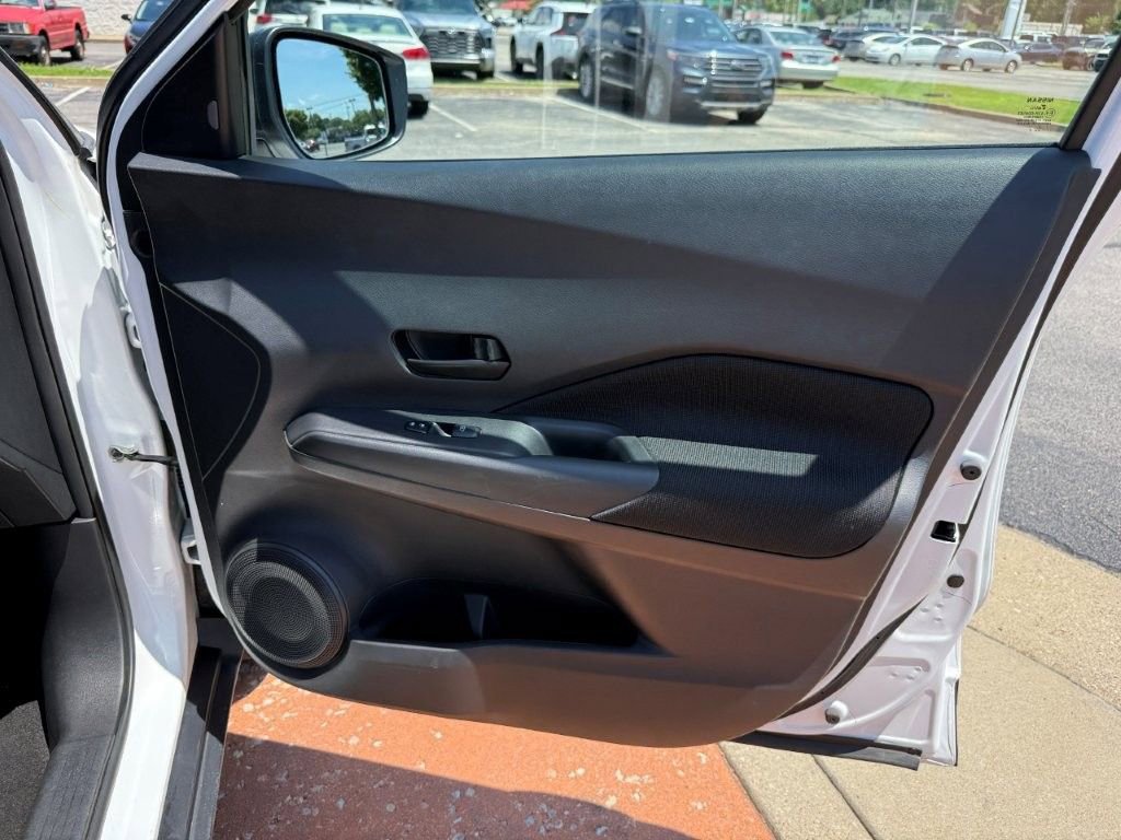 Used 2022 Nissan Kicks S FWD image 18